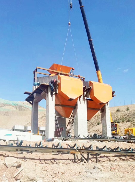 鵝卵石碎石機/鵝卵石碎石生產(chǎn)線/鵝卵石制砂加工設備