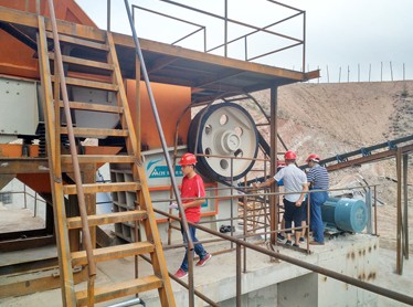 鵝卵石碎石機/鵝卵石碎石生產(chǎn)線/鵝卵石制砂加工設備