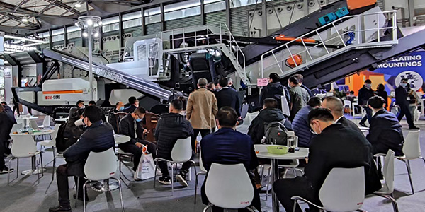 【直擊現(xiàn)場·開展第二天】盛況依舊！東蒙E6.530展臺現(xiàn)場火熱出爐，精彩先睹為快！（內(nèi)附視頻及照片）