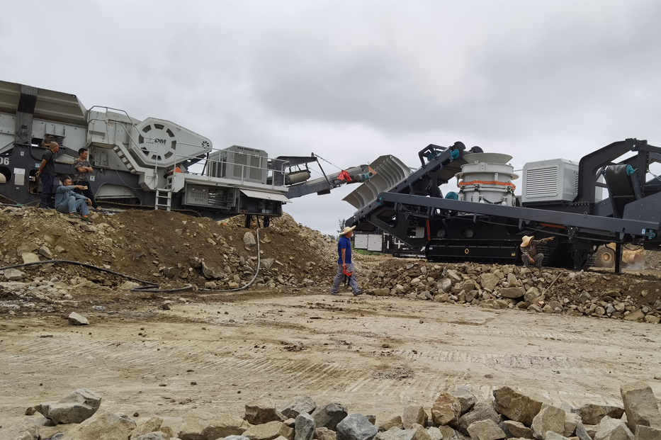 【東蒙案例】海南顎、錐、篩移動(dòng)站破碎生產(chǎn)線火熱投產(chǎn)！