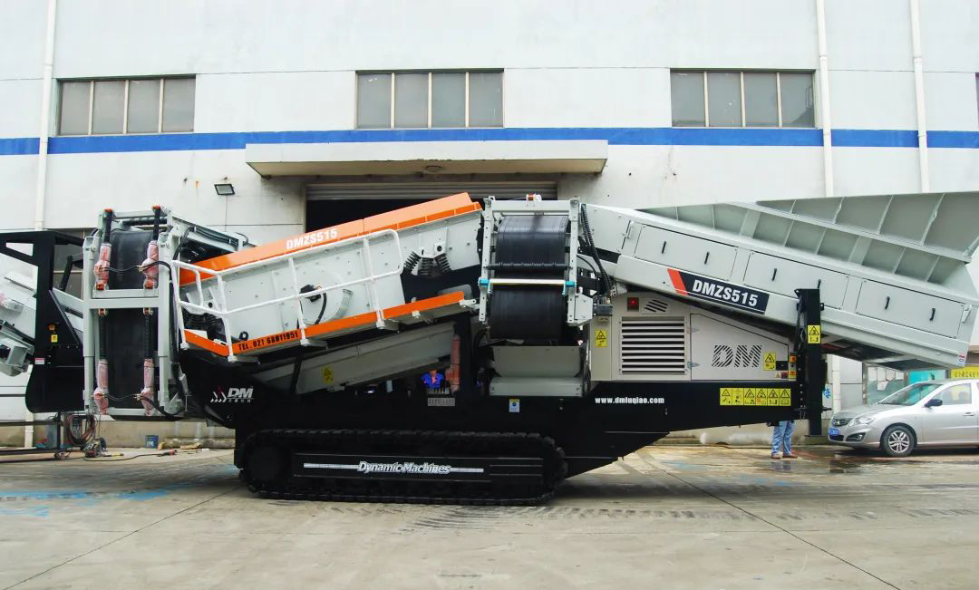 發(fā)貨中 | 上海東蒙開年發(fā)貨進行中！DMZS515移動重型篩分站火速發(fā)往客戶前方，助力客戶砂石骨料項目!